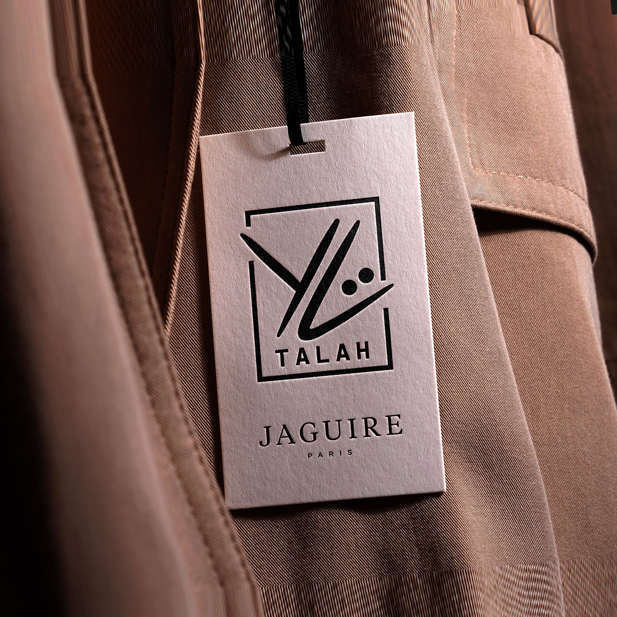 تصميم شعار شركة ملابس